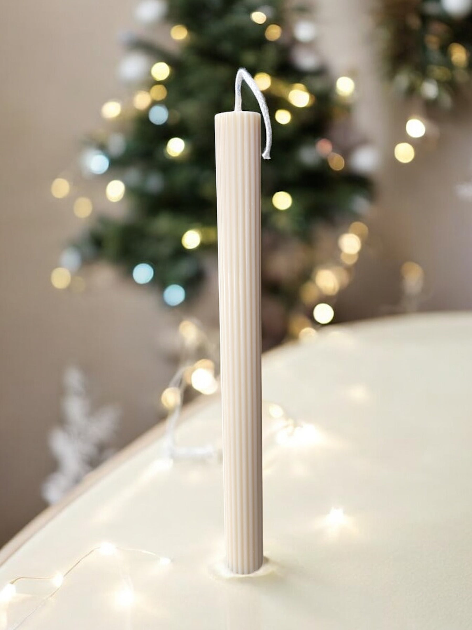 DECORATIVE CANDLE - TALL RIBBED CHRISTMAS PILLAR CANDLE