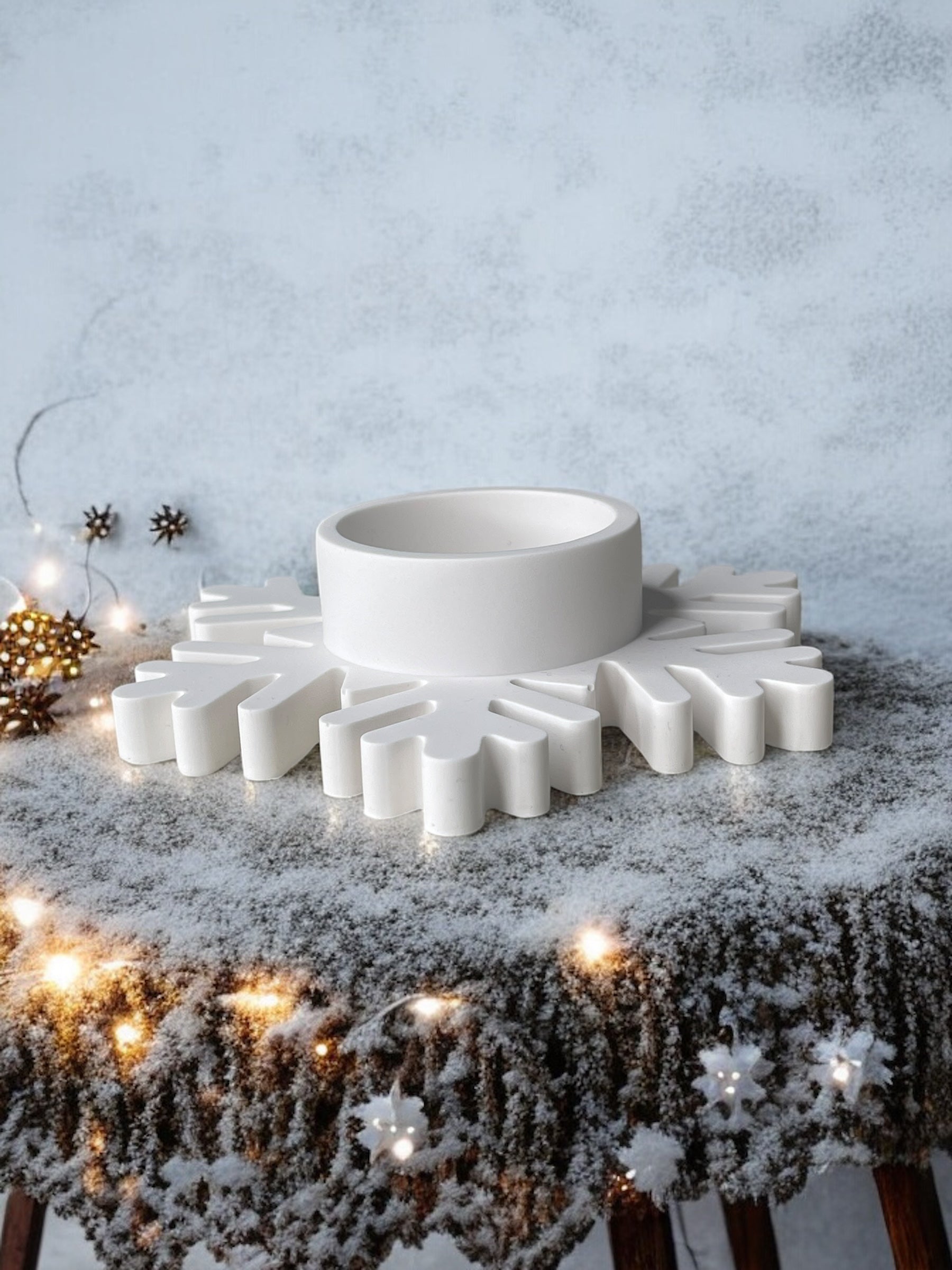 JESMONITE SNOWFLAKE TEALIGHT HOLDER