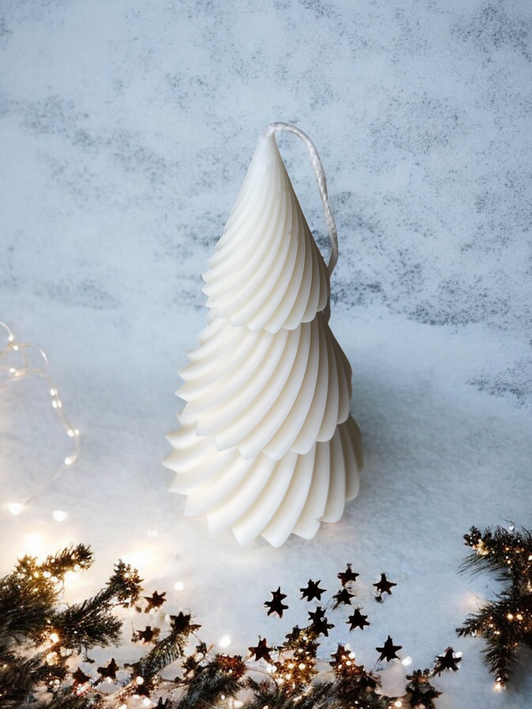 DECORATIVE CANDLE - LARGE SWIRL CHRISTMAS TREE