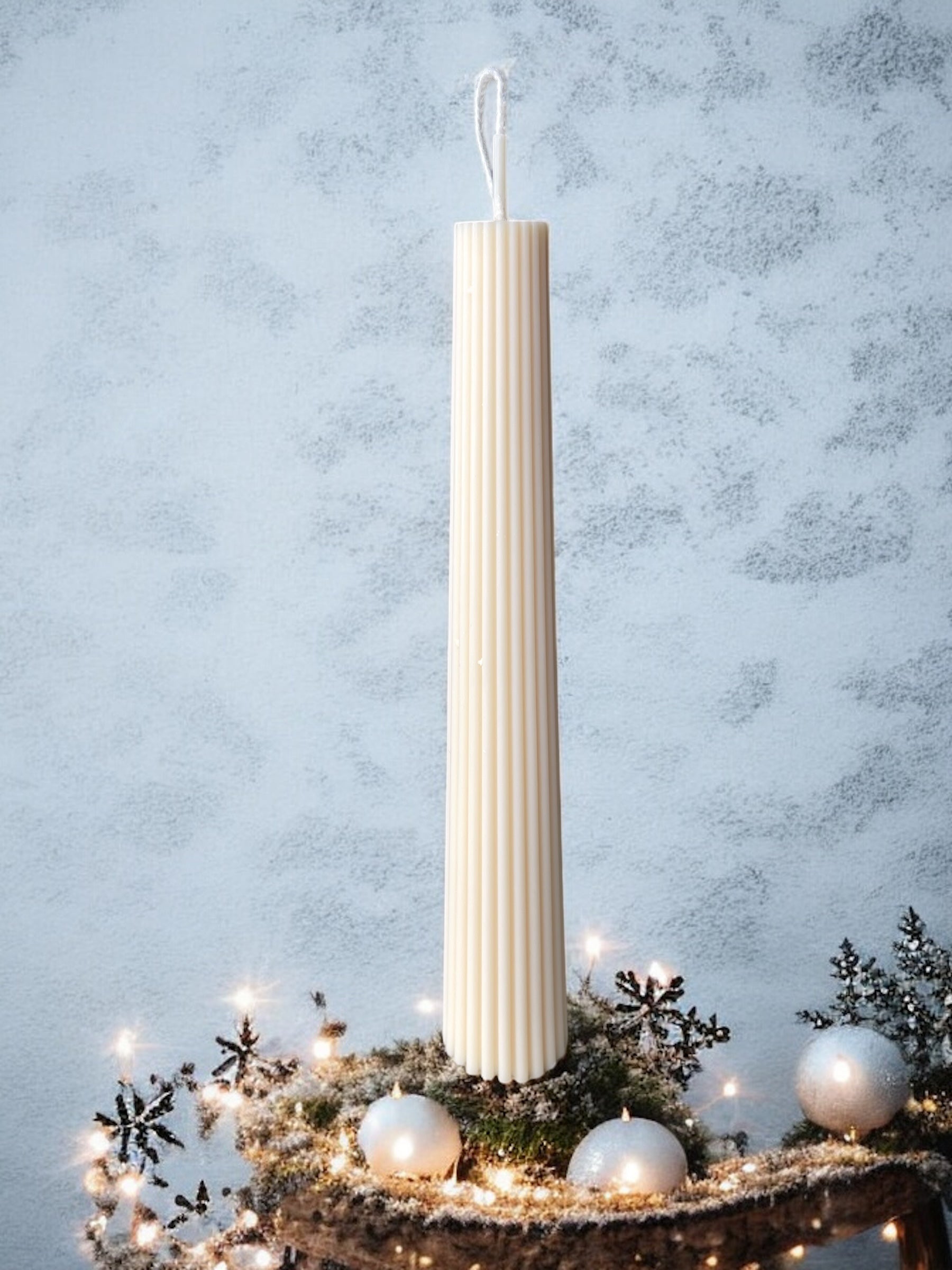 DECORATIVE CANDLE - RIBBED WIDE CHRISTMAS PILLAR CANDLE