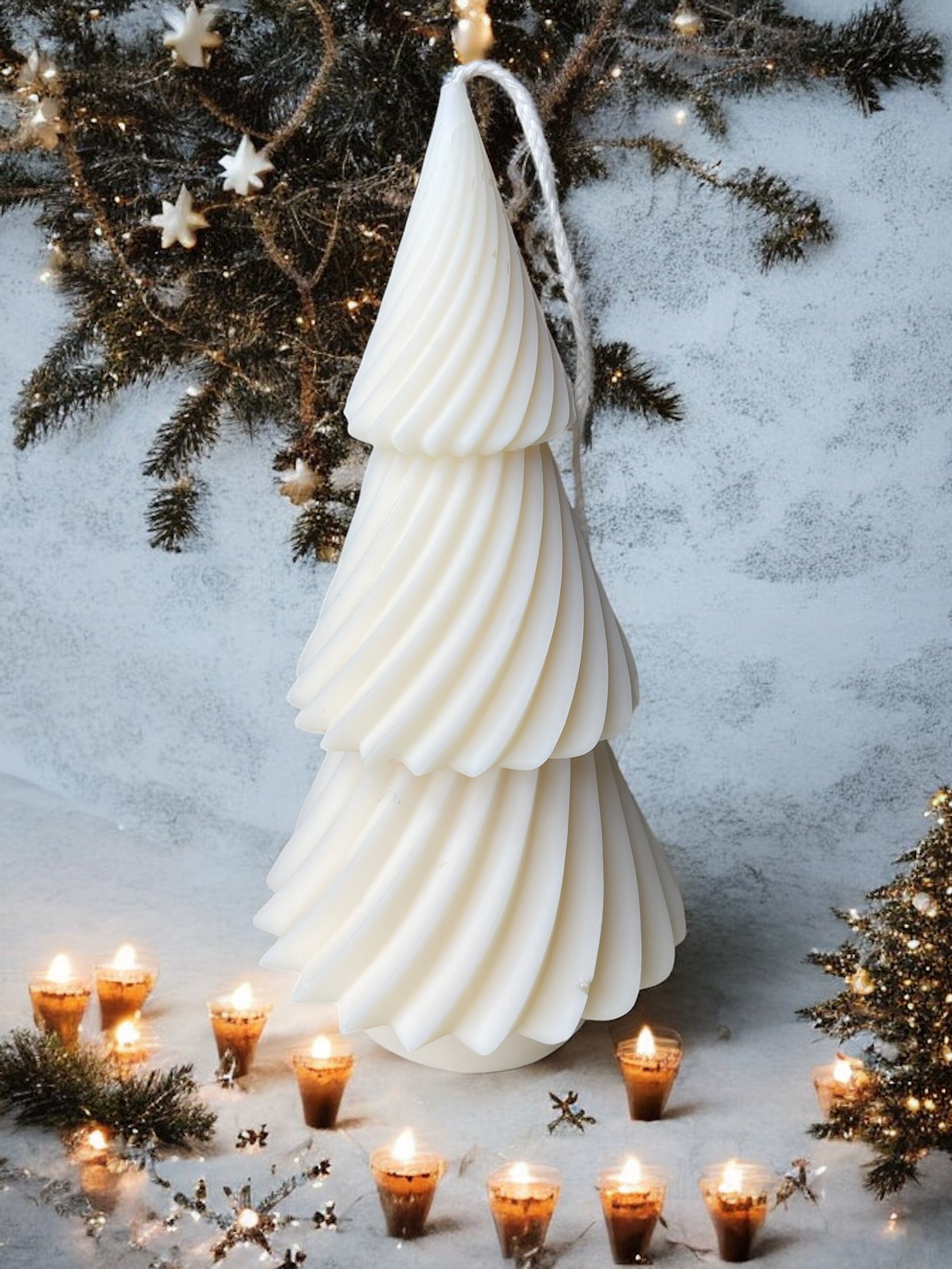 DECORATIVE CANDLE - LARGE SWIRL CHRISTMAS TREE